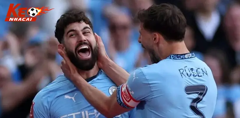 Lễ ký kết hợp đồng tài trợ giữa Man City và PUMA